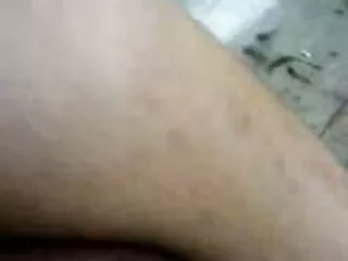 एक हिंदी एचडी सेक्सी मूवी शौकिया का उपयोग कर शौकिया गर्म गर्म हस्तमैथुन
