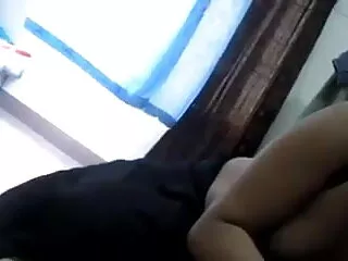 Deux lesbiennes baisent avec सेक्सी फिल्म फुल एचडी सेक्सी un gode-ceinture
