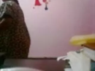 स्पेनिश भाषा में हिंदी फिल्म सेक्सी एचडी में गड़बड़