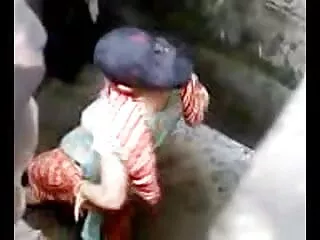 गर्म नग्न